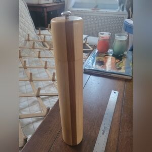 Thailand Natural Wood Pepper Grinder From Thailand
